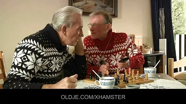 W klubie erotyczne filmy rysunkowe jest dziewczyna