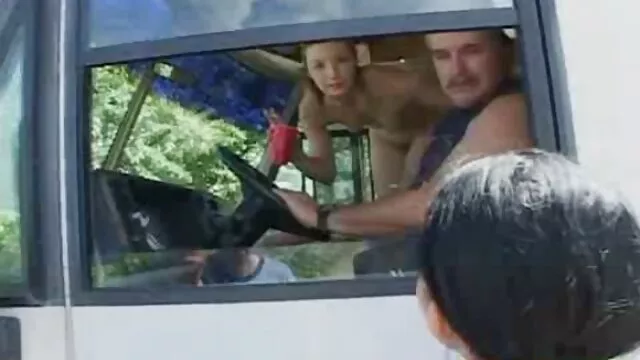 Był zły i miał erotyka od tyłu związek ze swoją ukochaną córką.