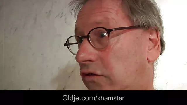 Japoński ukryta kamera filmiki erotyczne wewnątrz, aby cieszyć się, kręcone włosy dziewczyny
