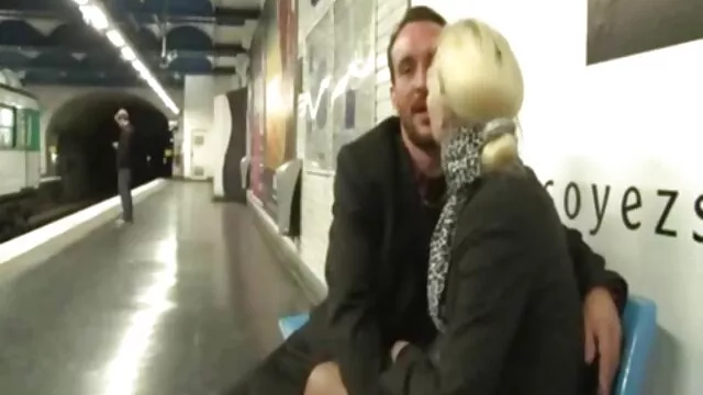 Od początku do końca mężczyzna palił, aż spuścił spermę do darmowe filmiki erotyczne amatorskie ust