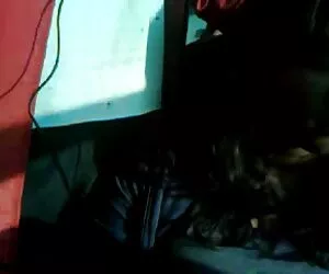 Jest taka ciasna, dała gwalt erotyka choinkę z przyjaciółką