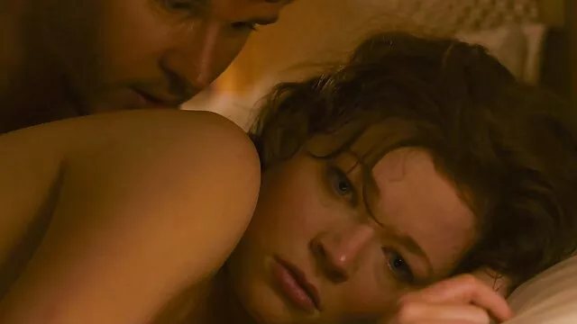 Dziewczyny idą do filmy erotyczne xx głupiego mężczyzny